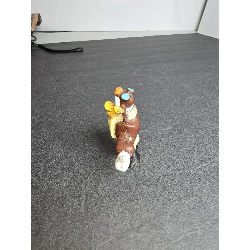 DARWING DUCK DISNEY  VNTG (1992) 2”ACTION FIGURE TOY (PRE-OWNED)